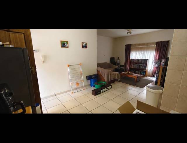 1 BEDROOM APARTMENT FOR SALE IN DASSIE RAND